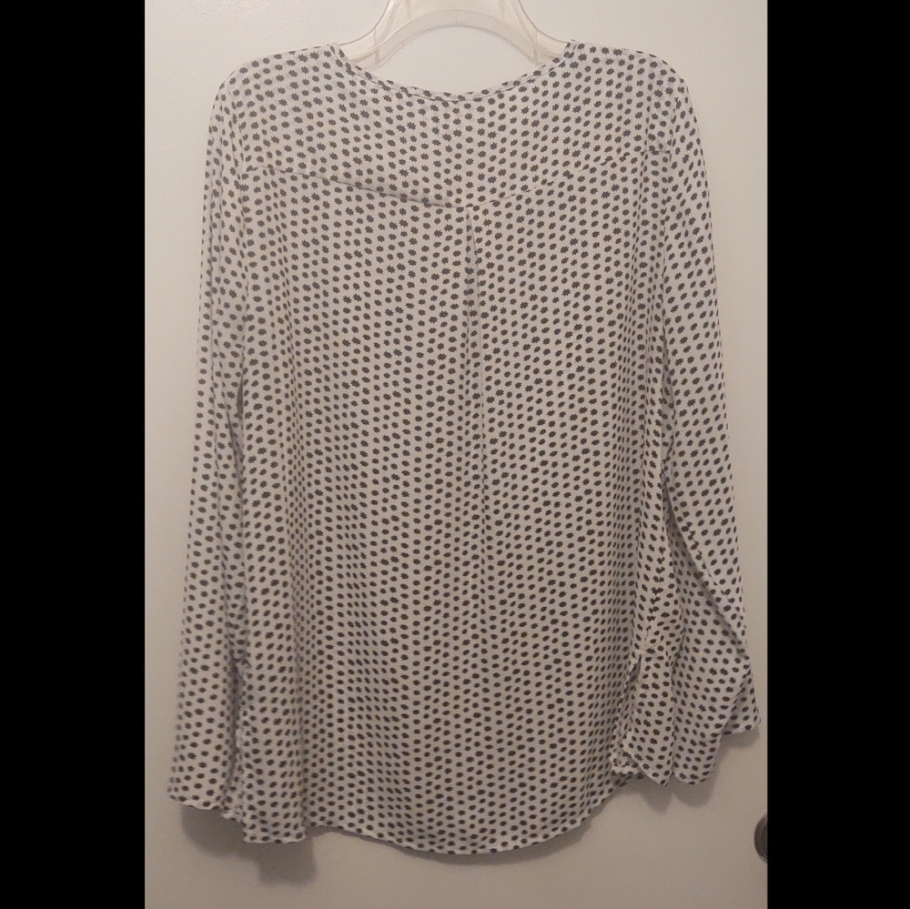 LZac & Rachel button down blouse - Picture 3 of 4